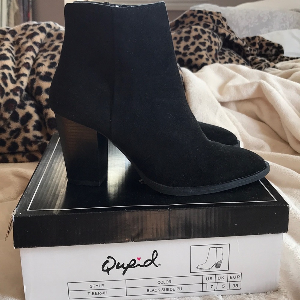 Heeled booties